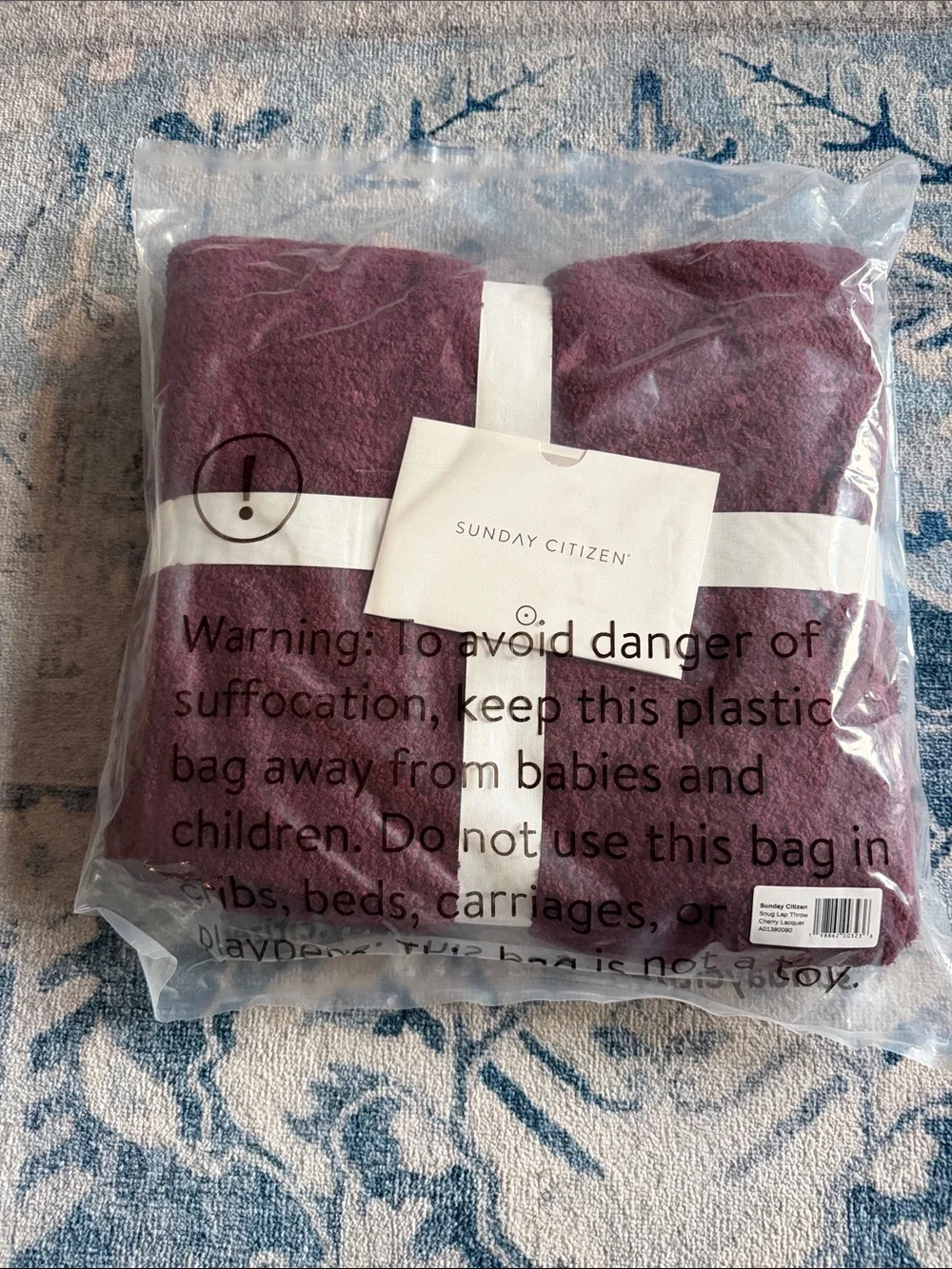 Sunday Citizen Snug Lap Throw - Cherry Lacquer